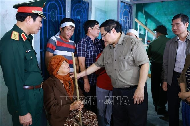 Thủ tướng Phạm Minh Chính yêu cầu phát động chiến dịch thần tốc xây sửa nhà cho người dân bị thiệt hại do mưa lũ